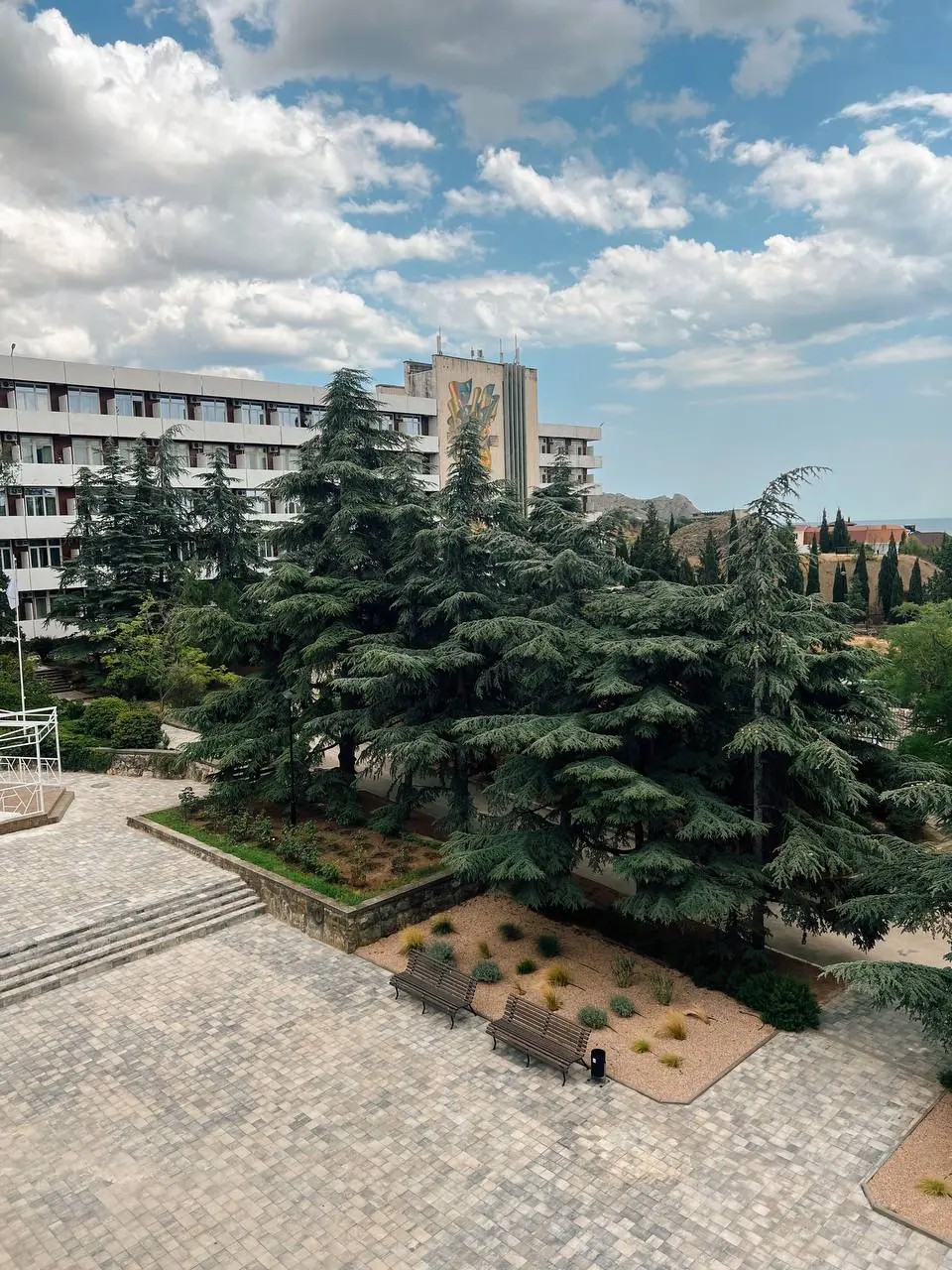 Двор санатория
